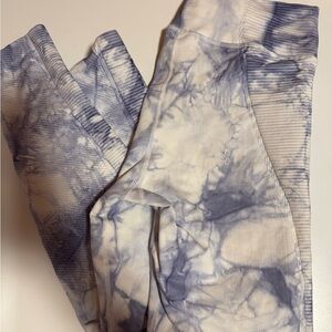 Aerie Blue and White Tie-Dye Leggings